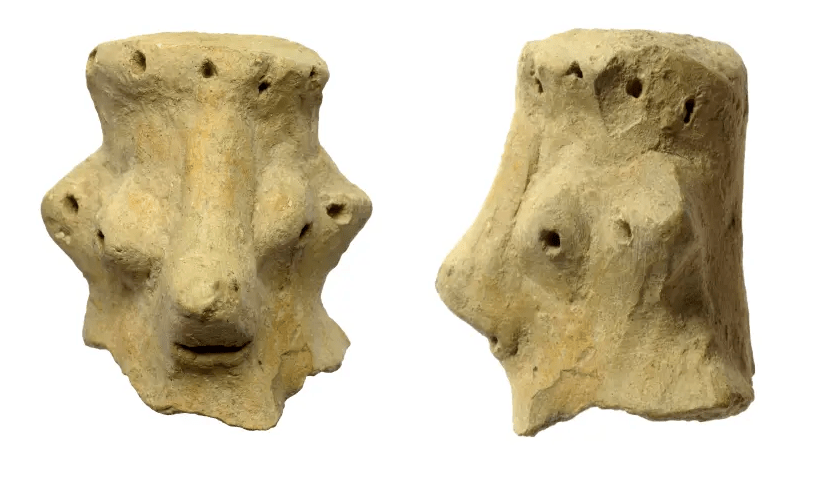 Une tête d'argile datée du 10ème siècle avant JC, trouvée à Khirbet Qeiyafa (crédit photo: CLARA AMIT ISRAELI ANTIQUITIES AUTORITY)