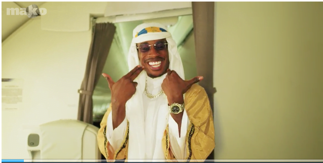 Stefan Lager chante les accords de Dubai et Tel aviv