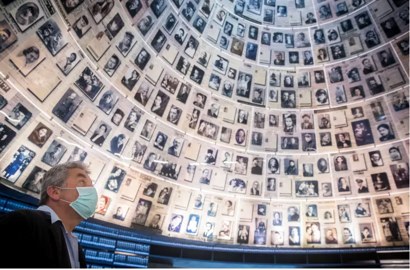 SALLE DES Noms, Yad Vashem. (crédit photo: YONATAN SINDEL / FLASH 90)