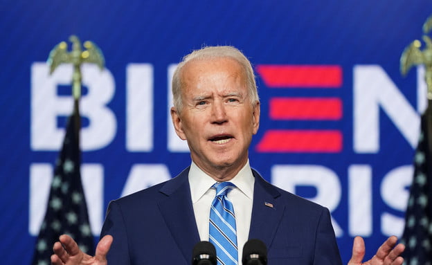 Joe Biden se casse le pied droit en jouant avec son chien