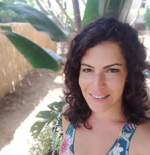 Licenciée, elle gagnait 30 000 NIS par mois, comment s'en est elle sortie en Israël ?