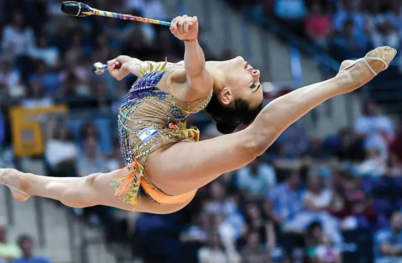La gymnaste israélienne Linoy Ashram remporte l'or au Championnat d'Europe