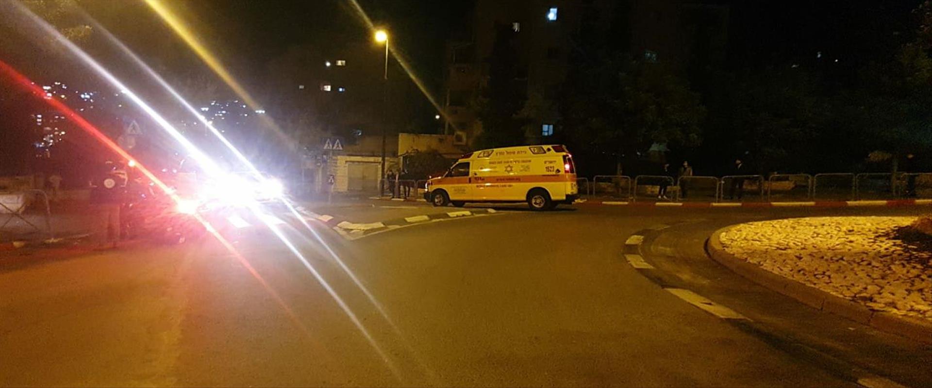 Une victime du rabbin Elior Chen, le rabbin abusif, poignarde sa famille à Jérusalem