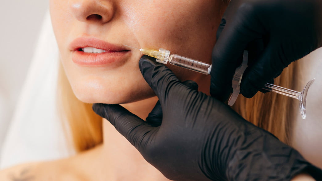 Injections esthétiques et vaccin anti-covid sont ils compatibles ?