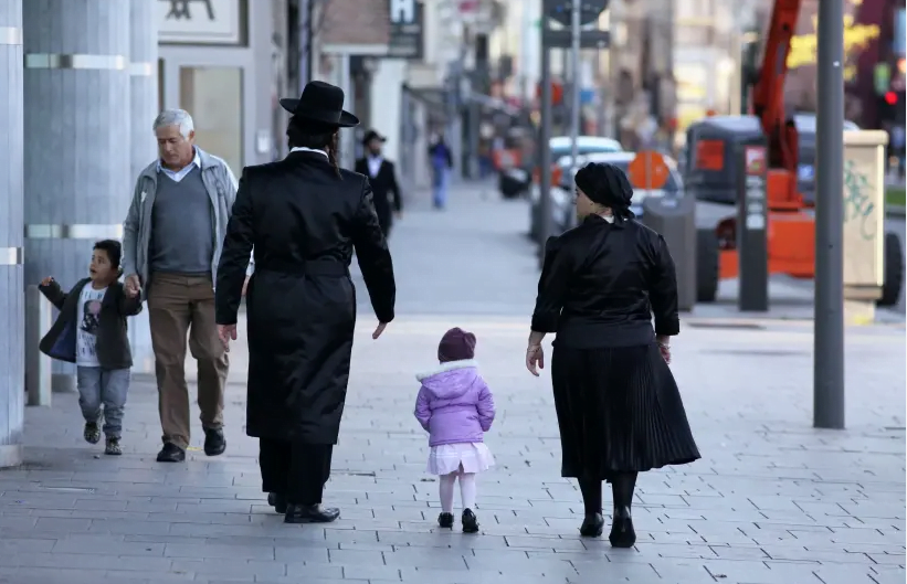 ils menacent de faire exploser le train si les passagers juifs n'en descendent pas