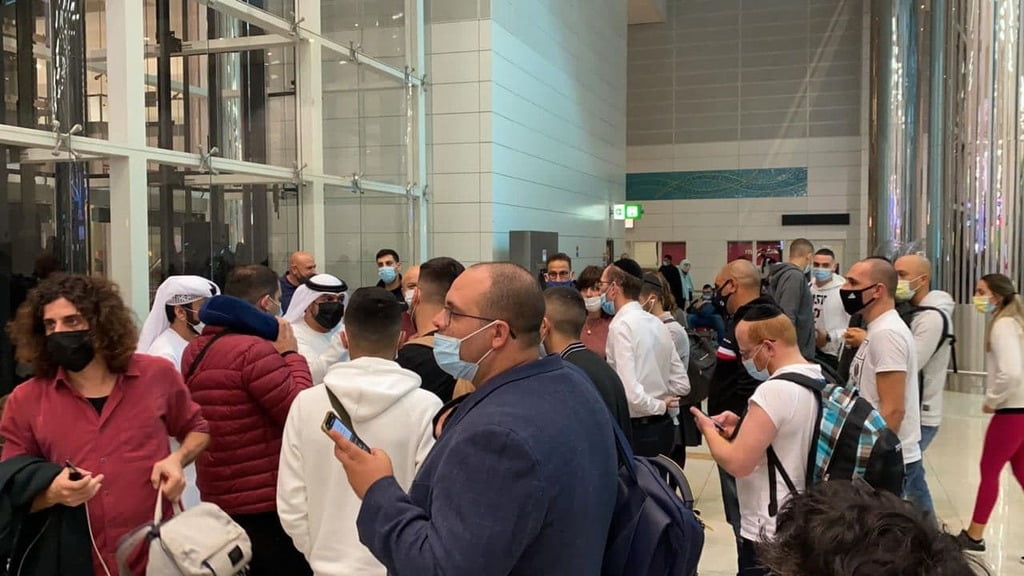 Les touristes israéliens de retour de Dubaï entreront en isolement pour dix jours