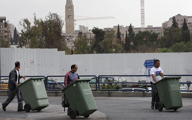 Des résidents de Tel Aviv demandent 80 millions de shekels à la municipalité -vidéo-