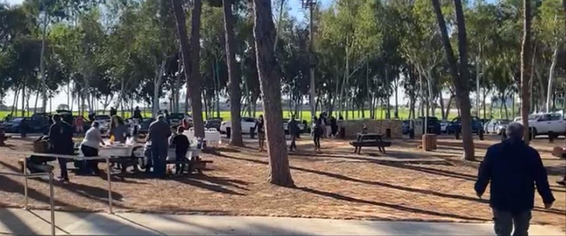 Avant le 3ème confinement, des milliers d'Israéliens sont allés se promener -vidéo-