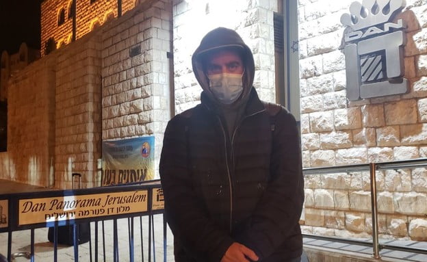 Yonatan Segev, 35 ans, de Tel Aviv, a été mis en isolement à l'hôtel Dan Panorama