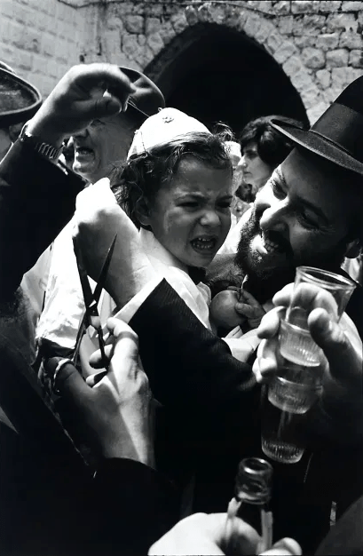 Lag B'omer, Israël , 1967, épreuve à la gélatine argentique, 14 x 9 1/4 in. (35,6 x 23,5 cm)
