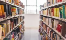 Une odeur de cendres et de barbarie quand les livres brûlent