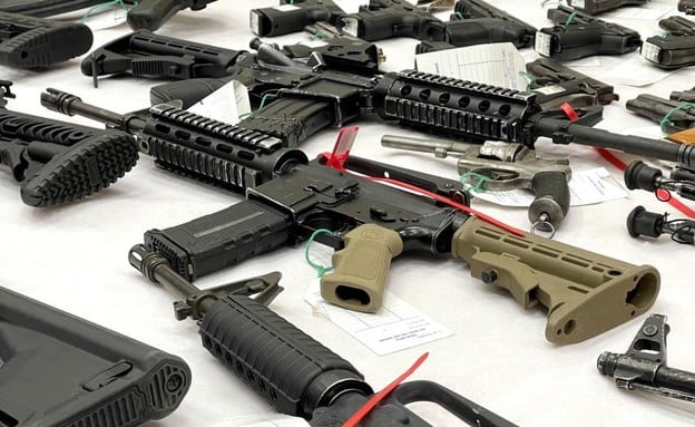 60 grands trafiquants d'armes en Israël ont été arrêtés grâce à un agent infiltré