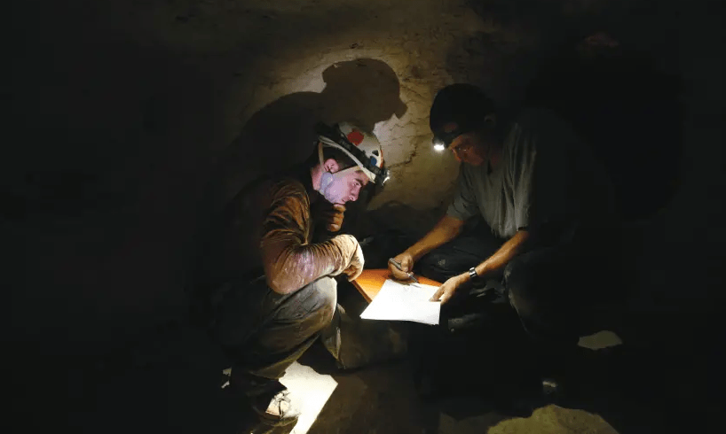 Découvrir des "trésors" et déployer des ailes à Beit Guvrin.