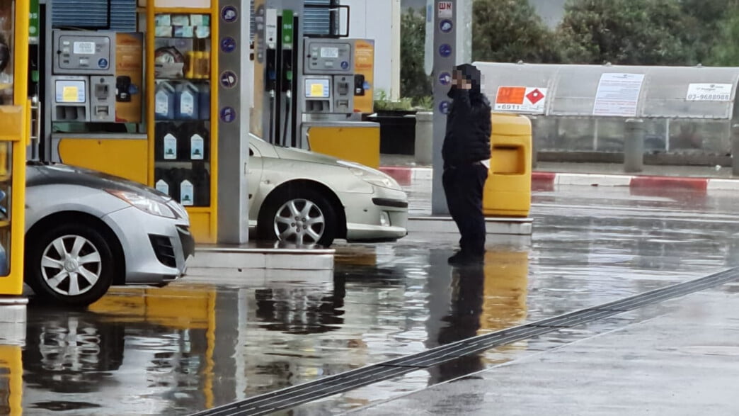 Des mendiants d'organisations criminelles envahissent les stations services en Israël