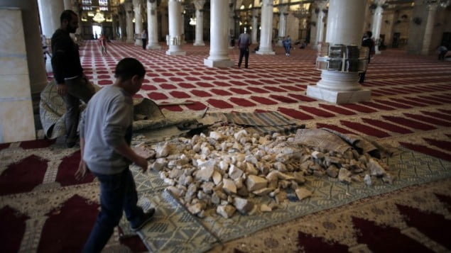 Le gang d'al-Aqsa profanent la mosquée du Mont-du Temple