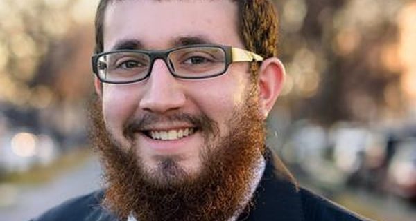 Un Juif orthodoxe agressé en pleine rue devant son fils âgé de 5 ans -vidéo-