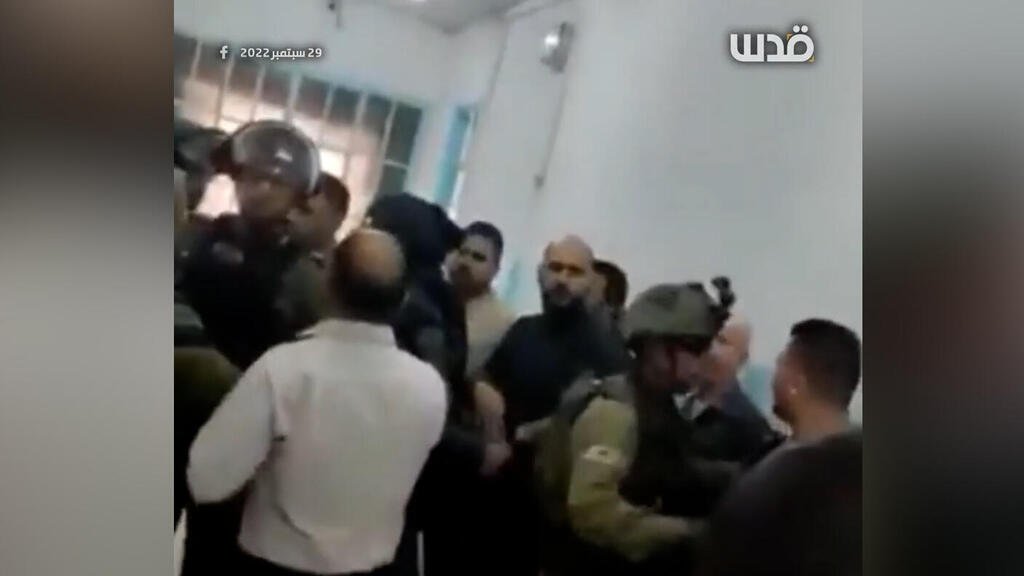 Un terroriste se réfugie dans une école, les enseignants font barrage aux soldats israéliens