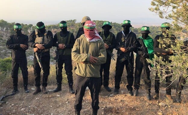 Le terrorisme relève la tête armes au poing en Israël -vidéo-