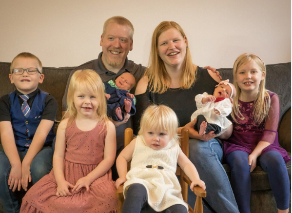 Adoption d'embryons abandonnés : Elle donne naissance à des jumeaux