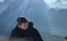De l'abysse de la douleur au sommet de l'Everest : Le récit de ce jeune israélien