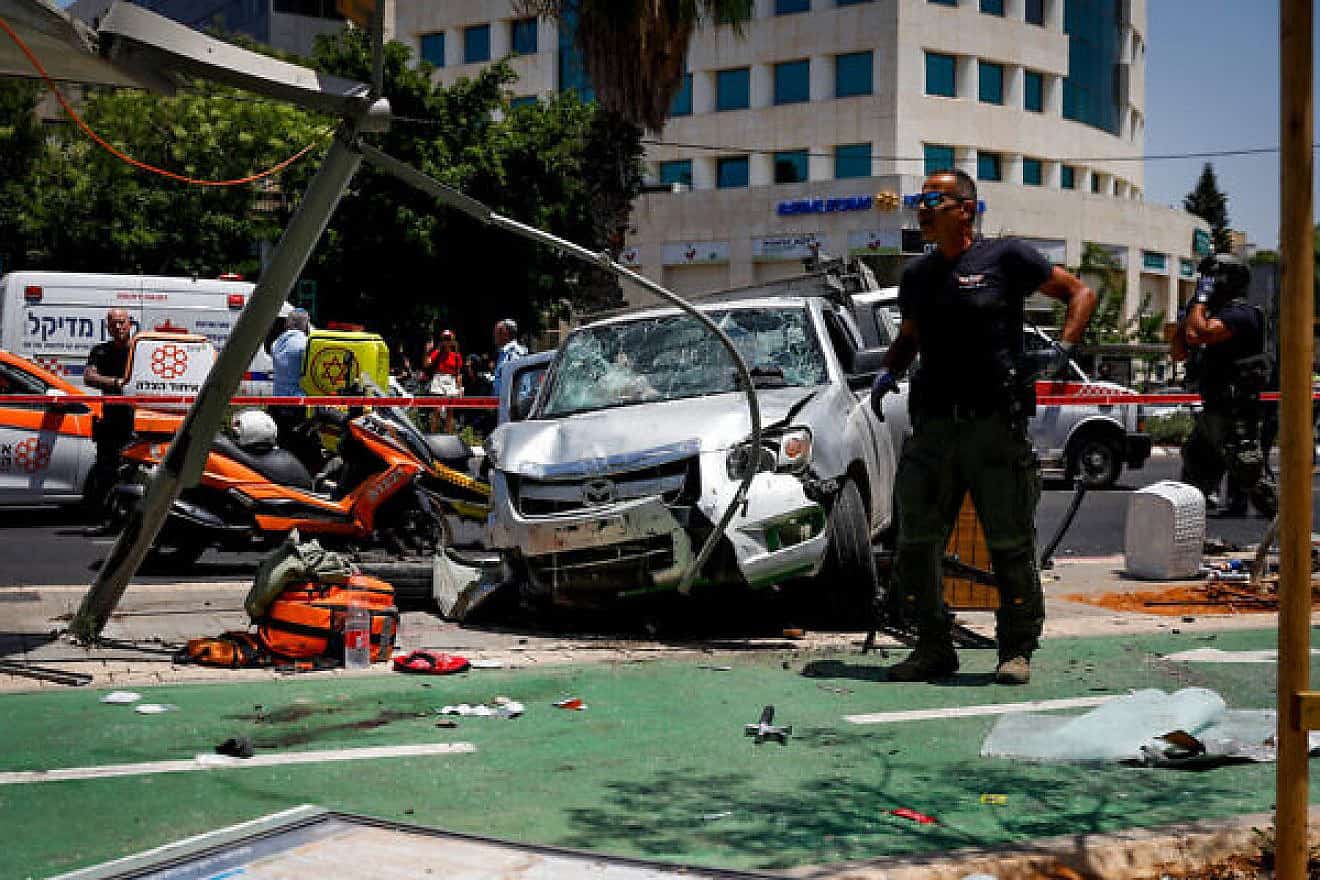 Attaque à la voiture bélier dans le nord de Tel-Aviv