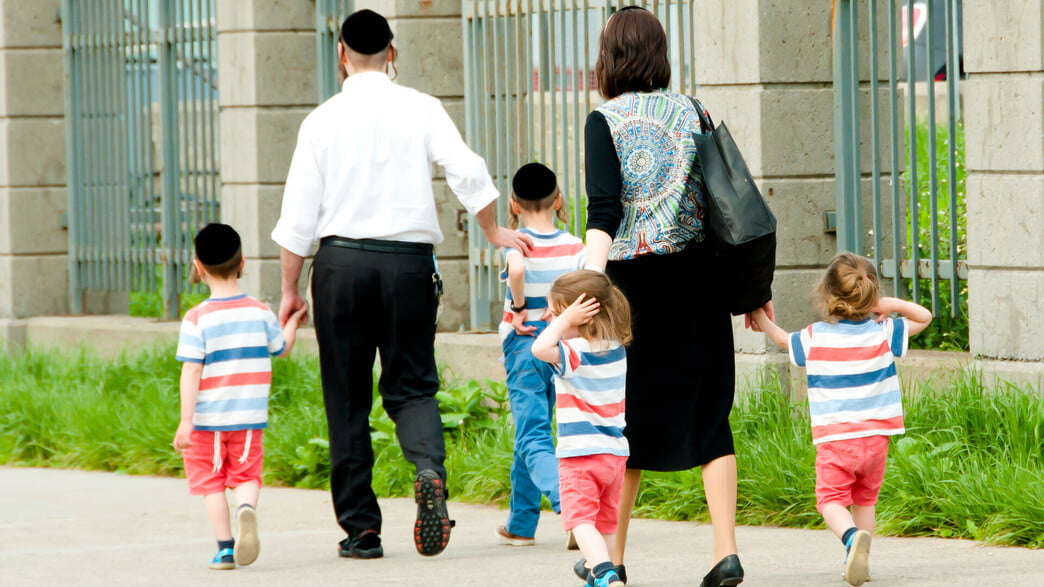 Racisme en Suisse : Rejet d'une Familles Ultra-Orthodoxe pour leurs Vacances