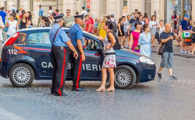 Des touristes Israéliens traqués : quand l'essence devient le carburant d'une enquête policière farfelue en Europe !