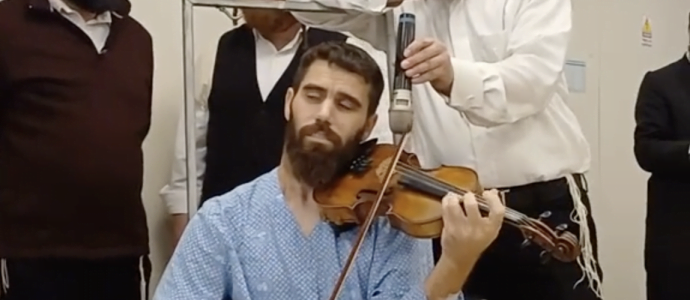 Israël : La musique relie les mondes, une rencontre surréaliste -vidéo-