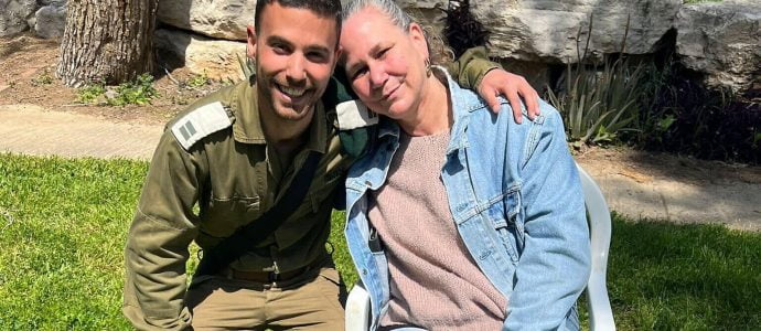 Michal et Guy Admoni, 51 et 25 ans : mère et fils tués dans une étreinte