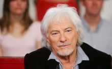 Hugues Aufrey : Cette chansonqui rend hommage à sa mère et aux enfants martyrs de la Shoah