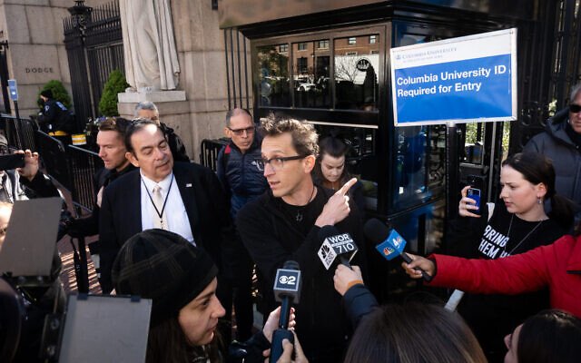 Antisémitisme à Columbia : Un Professeur Israélien Exclu du Campus