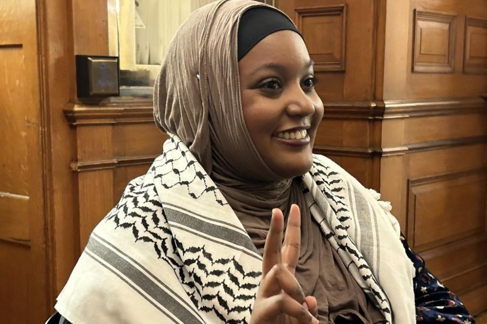 Rejet du Keffieh à l'Assemblée Législative de l'Ontario : Un Symbole Politique Contesté
