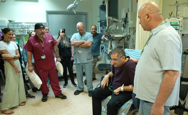  Le Docteur X : L’incroyable histoire du médecin-chef défiguré par la guerre en Israël