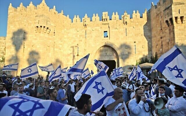 Les Sanctions Contre les Citoyens Israéliens Déclenchent l'Indignation