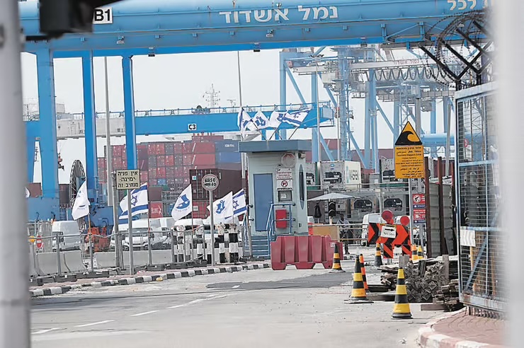Raid Historique au Port d’Ashdod, Des Douzaines de Suspects Arrêtés