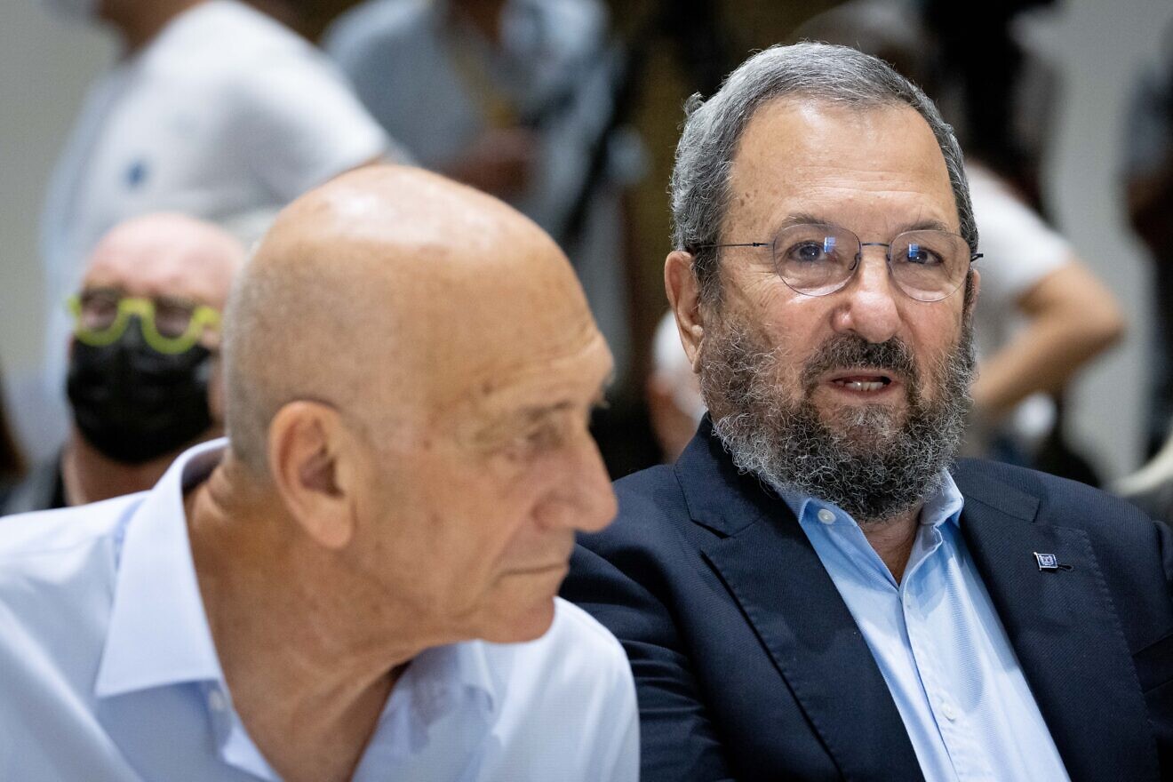 Révélations explosives : Ehud Barak et Ehud Olmert cités dans les dossiers de Jeffrey Epstein