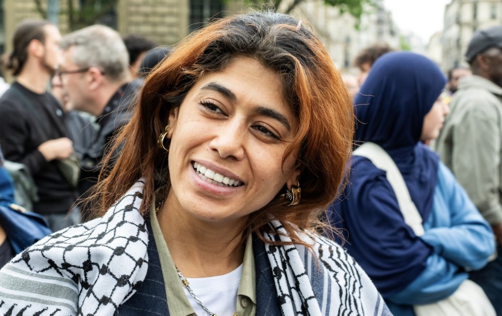 Interdite d’entrée en Israël pour cent ans après avoir défié les autorités lors d’une précédente flottille, Rima Hassan récidive. En rejoignant une nouvelle expédition maritime vers Gaza, la députée européenne viole sciemment une interdiction judiciaire israélienne, transformant l’activisme en affront diplomatique.