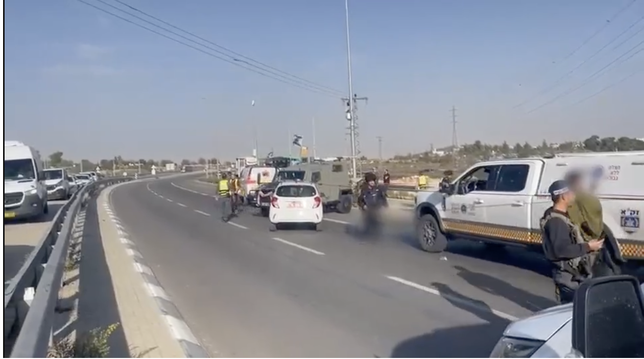 Attaques terroristes à Gush Etzion : un Israélien tué, plusieurs blessés, deux terroristes neutralisés