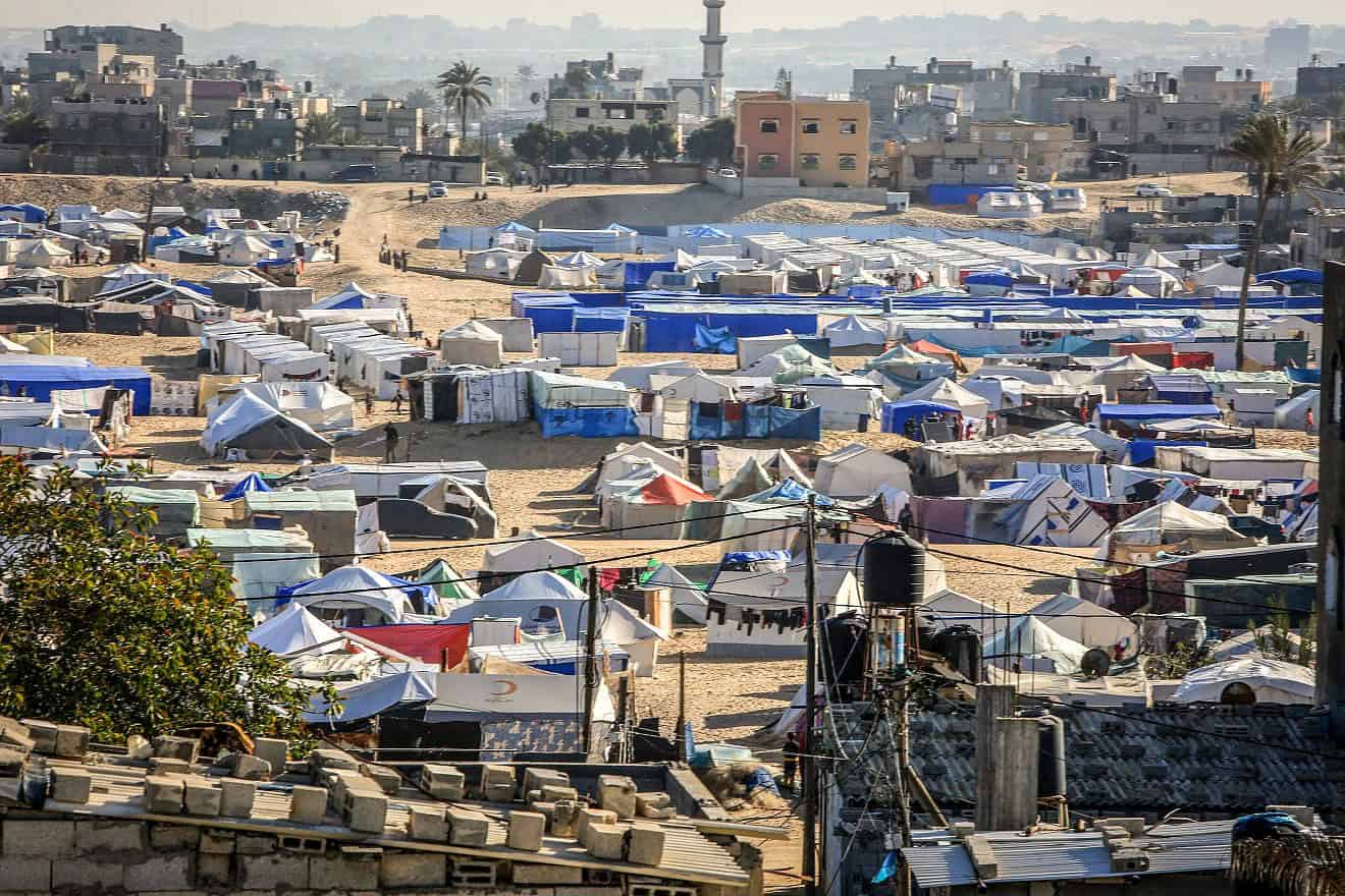 Israël facilite l’acheminement de 140 000 bâches à Gaza avant l’hiver