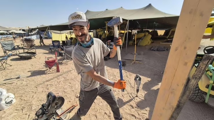 . Midburn 2025 : Pourquoi des milliers d’Israéliens paient 4 000 shekels pour dormir dans le désert