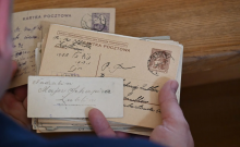 Des cartes postales volées par un nazi restituées 80 ans après : le trésor oublié d’une yeshiva polonaise