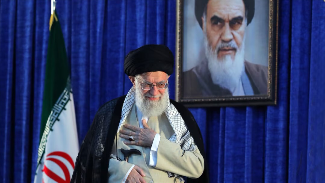 Rumeur interdite en Iran : Ali Khamenei accusé de préférer les hommes, le doute qui ébranle le pouvoir