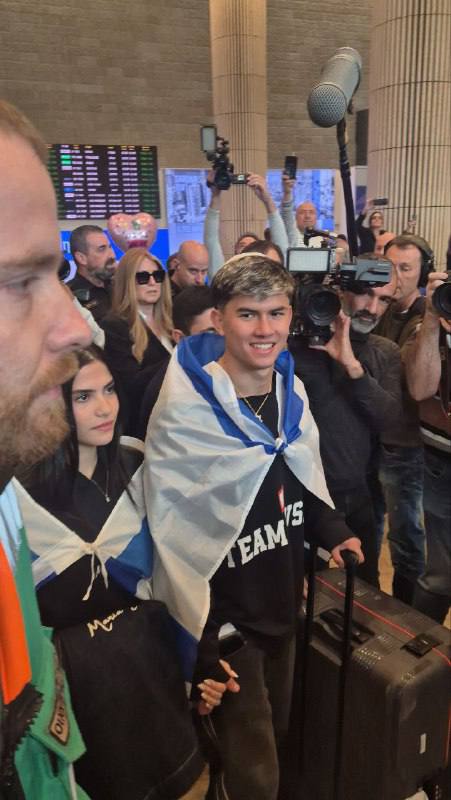 Ahavat HaShem Gordon revient en Israël : « C’est un honneur pour un Juif de brandir son drapeau »