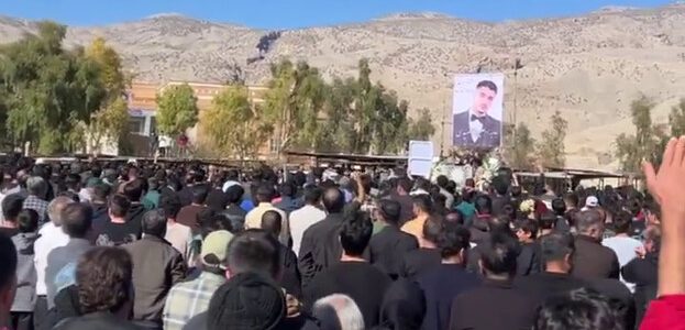 Iran en ébullition : tirs à balles réelles, commandant de police tué et menace d’un “Déluge” contre Israël