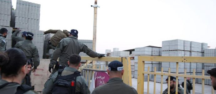 50 millions de shekels blanchis : Lahav 433 frappe au cœur d’une usine fantôme à Kafr Qara