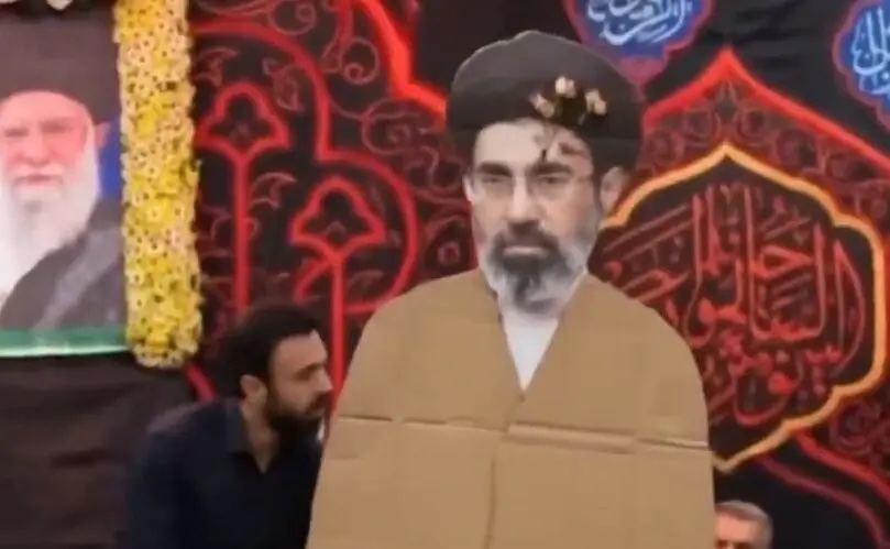 Iran : quand le régime présente… un dirigeant en carton