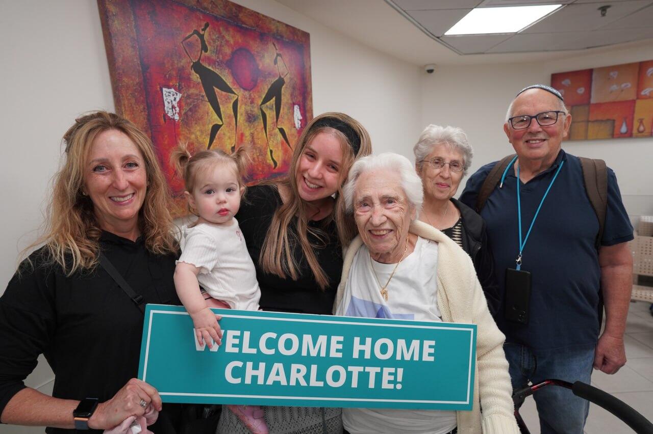 "J'ai gagné" : à 96 ans, survivante d'Auschwitz, Charlotte fait son alyah