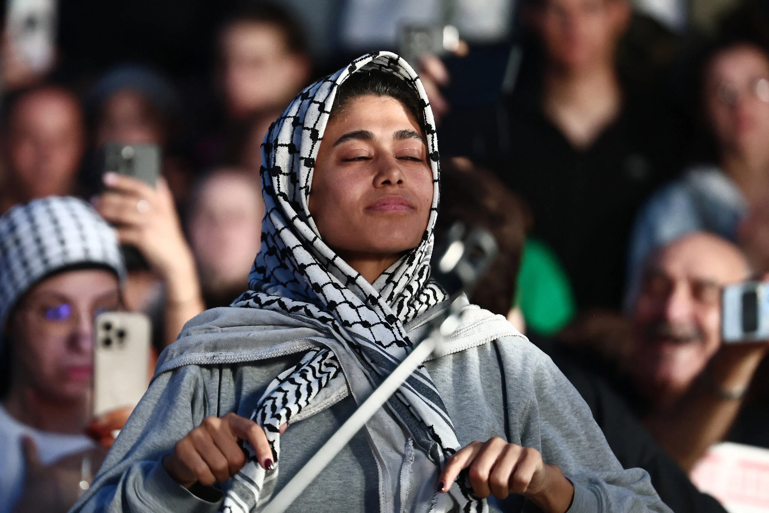 Réponse à Mathilde Panot et La France insoumise : Qu’on arrête donc cette comédie.