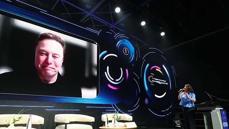 Musk promet : la Tesla autonome sur les routes d'Israël avant fin 2026