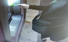 En Israël, un distributeur de billets dans son épicerie et 13 millions de NIS blanchis : fallait y penser